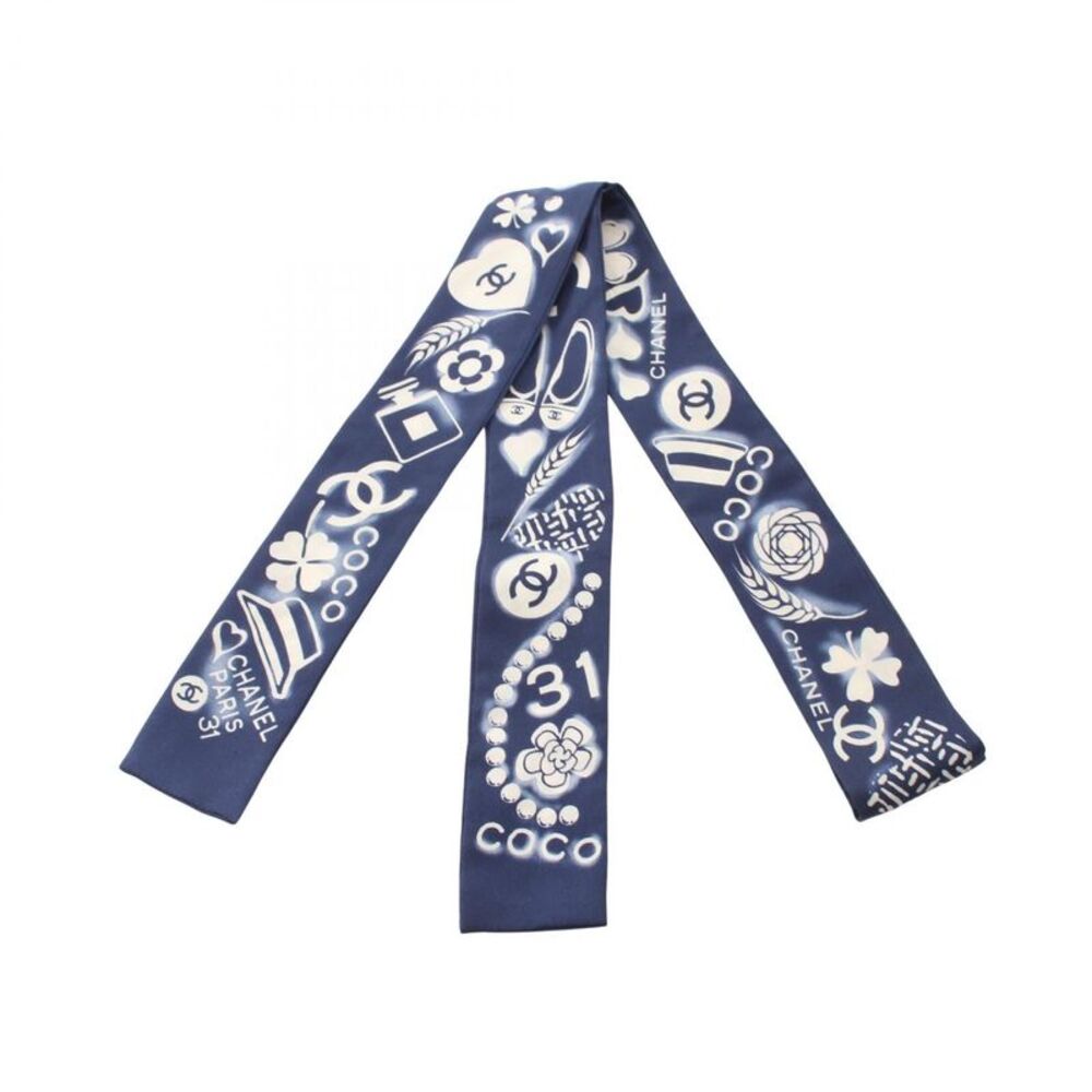 CHANEL Icon Scarf